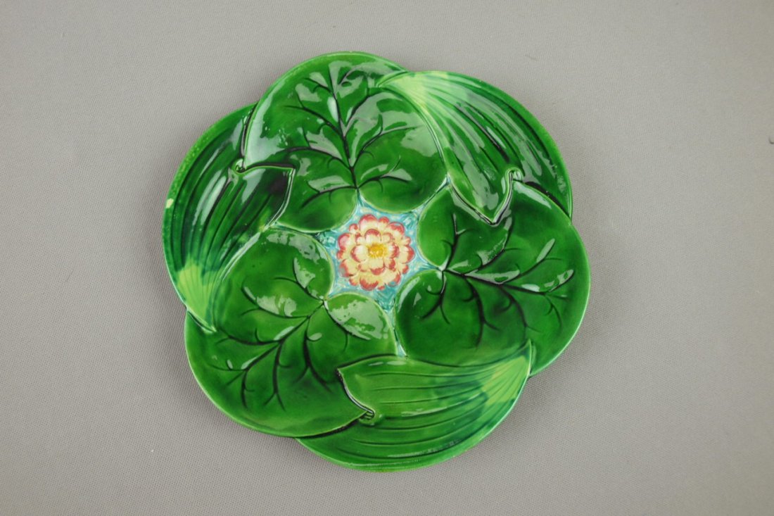 GEORGE JONES majolica pond lily plate, 9" : GEORGE JONES majolica pond lily plate, 9"