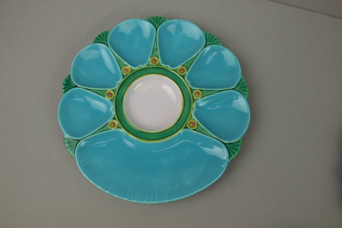 MINTON majolica turquoise 6 well oyster plate wit: MINTON majolica turquoise 6 well oyster plate with green trim and yellow daisies and cracker well, former Karmason Collection, ref: Karsnitz p. 56, 9 3/4"