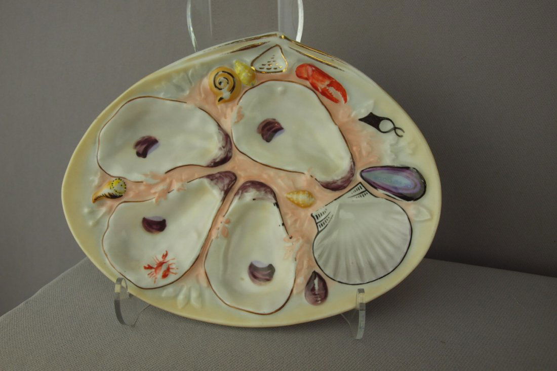 Union Porcelain Works (UPW) small shell shaped 4: Union Porcelain Works (UPW) small shell shaped 4 well oyster plate, ref: Karsnitz p. 27, 8 1/2"