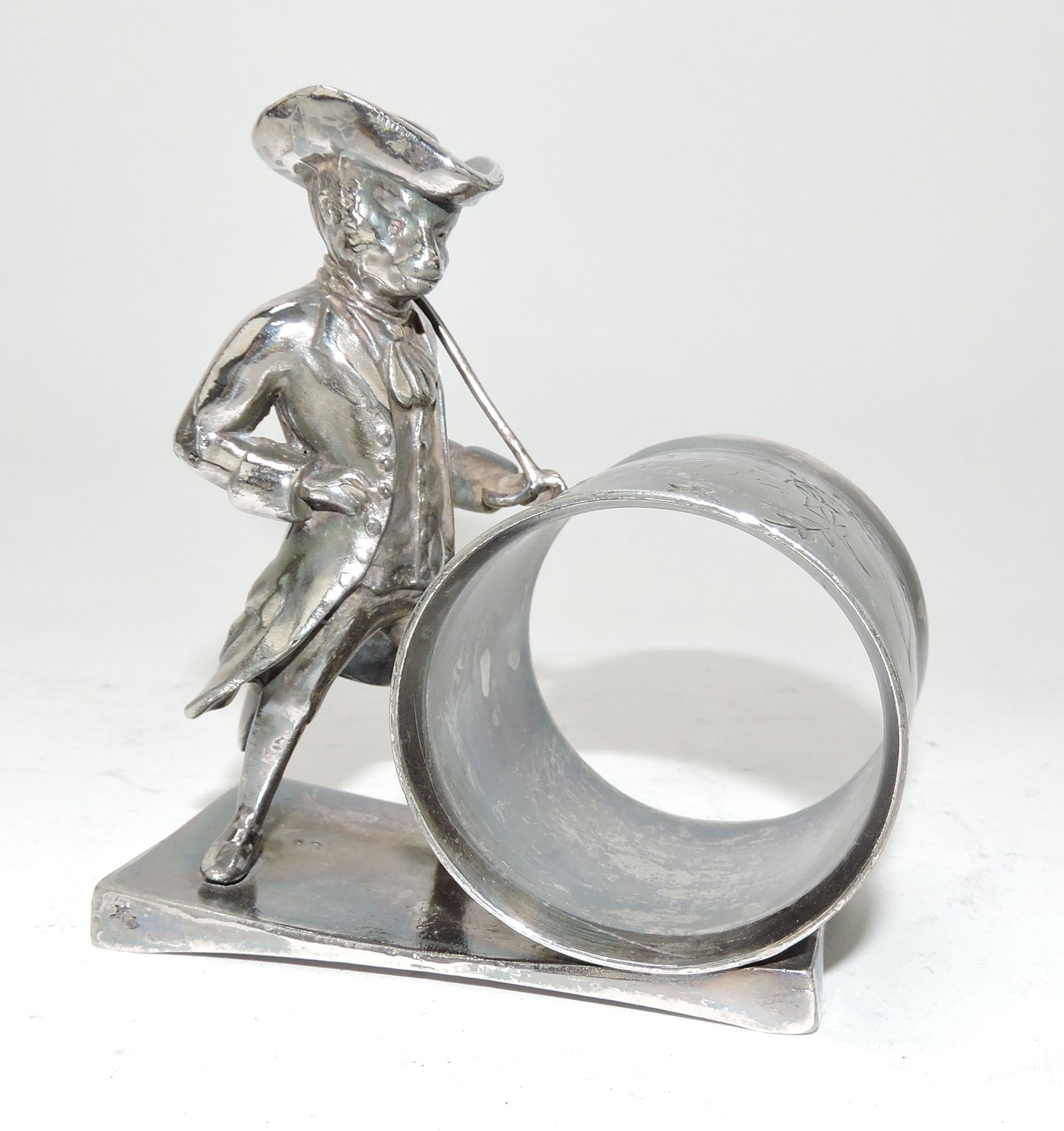 Middletown silver plate figural napkin (1 of 1)