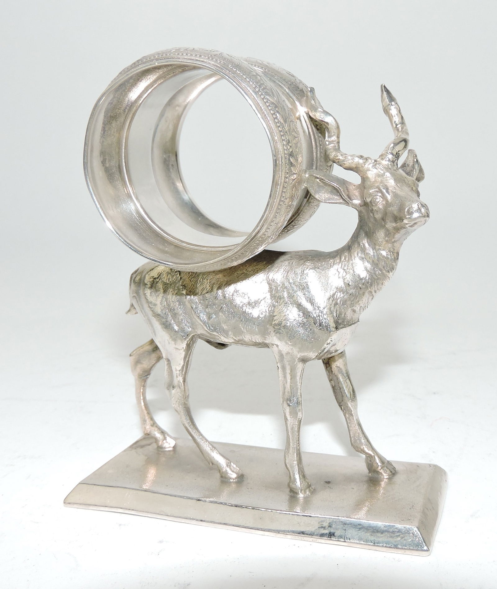 Meriden silver plate figural napkin ring (1 of 1)