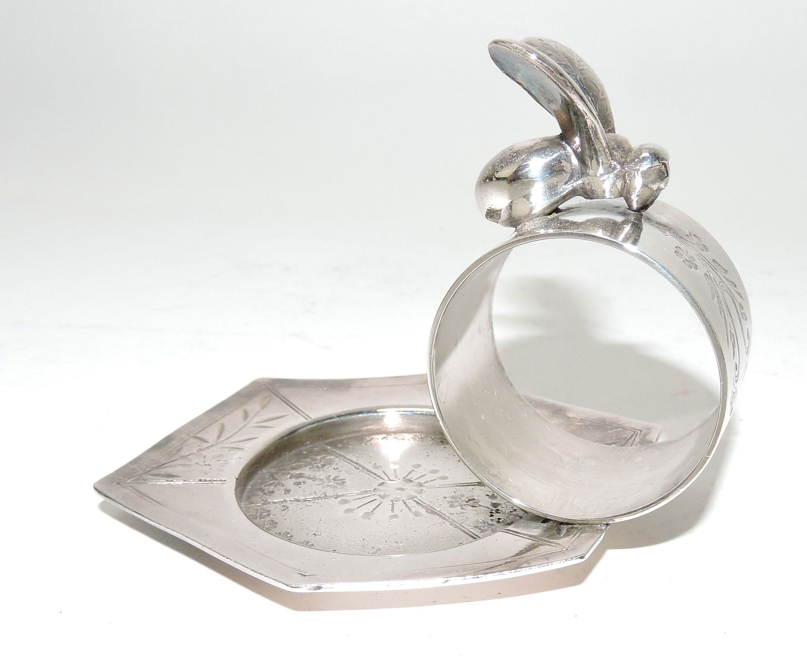 Meriden silver plate figural napkin (1 of 1)