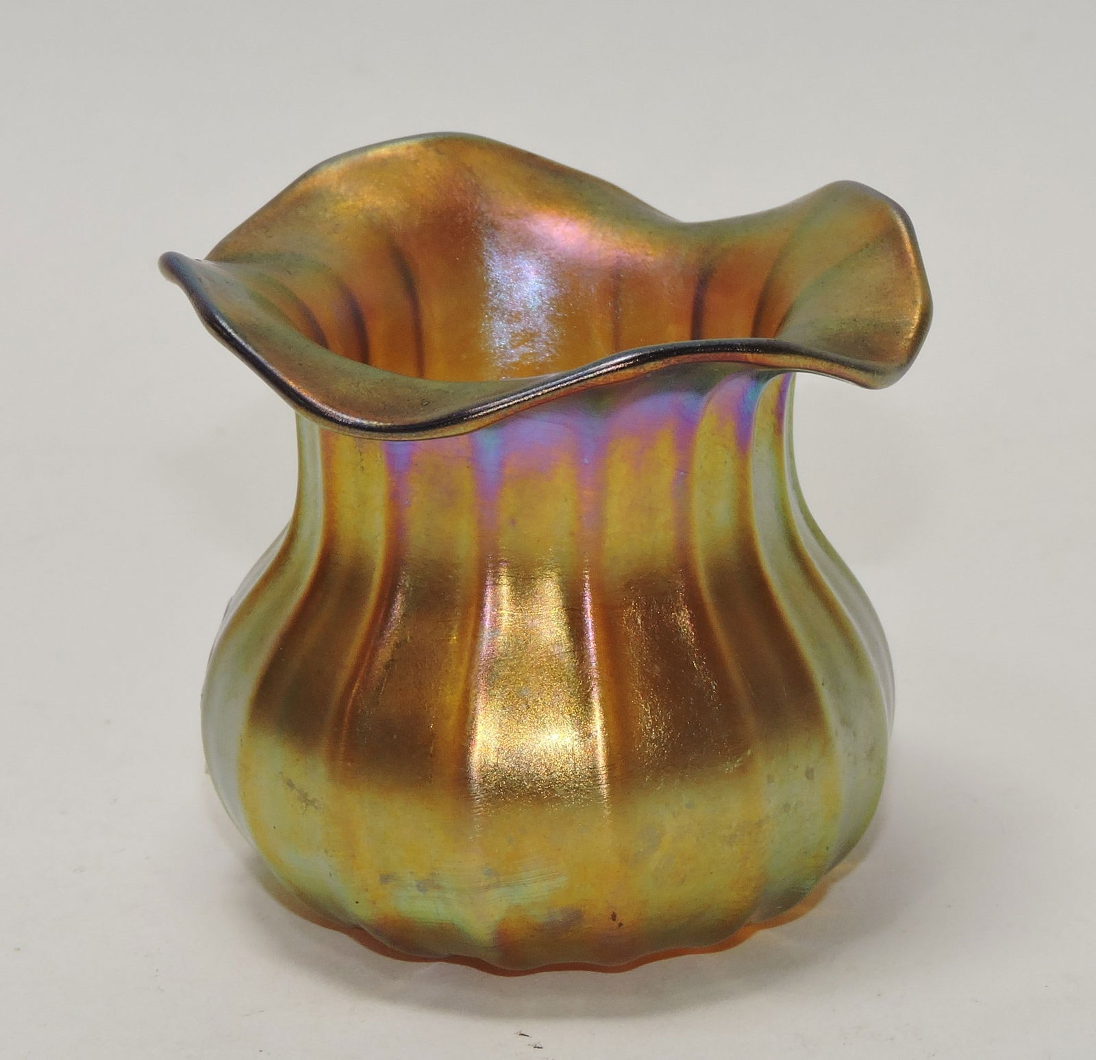 Quezal gold aurene ribbed toothpick (1 of 1)