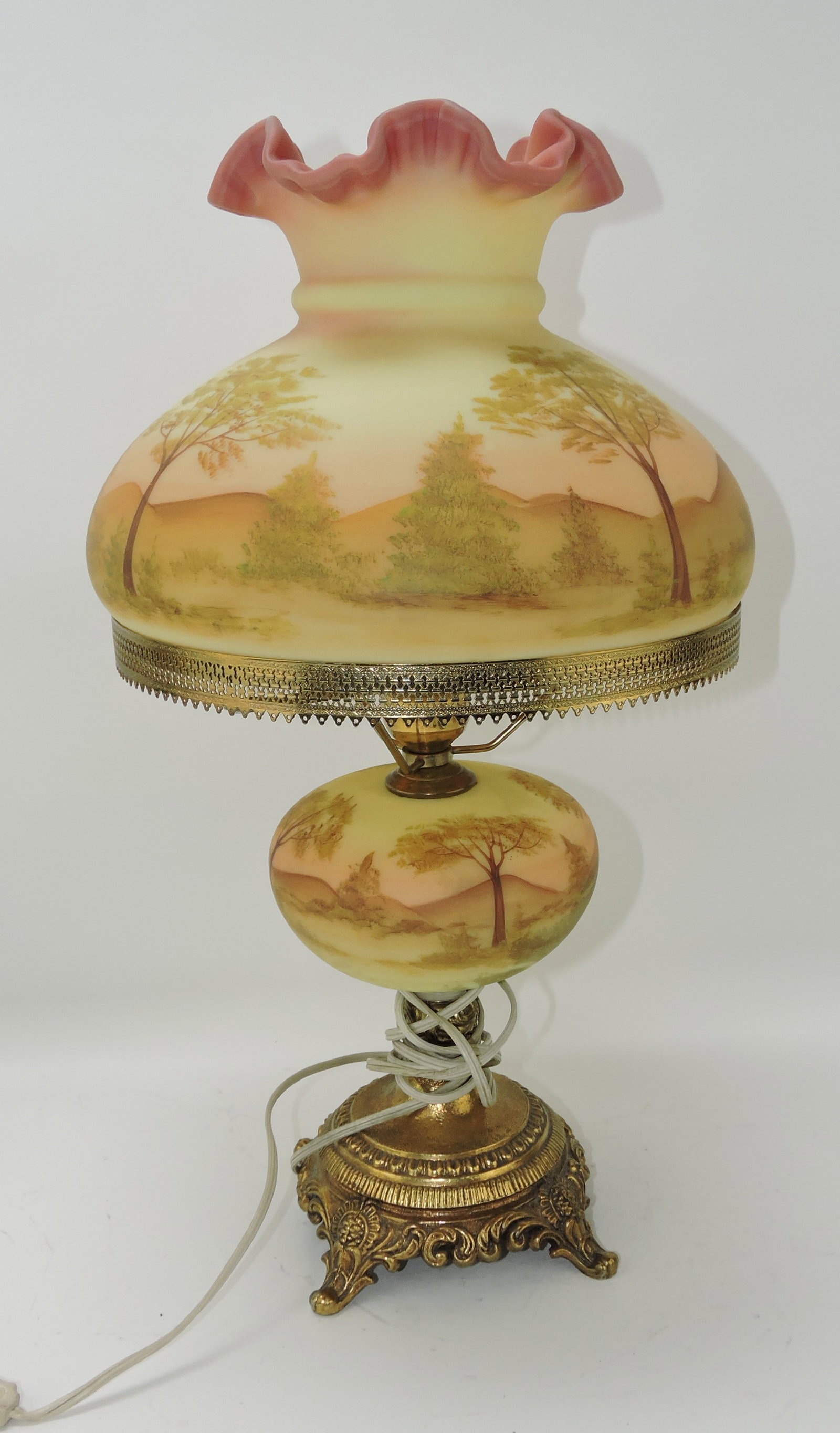 Fenton burmese scenic lamp,: no chimney
