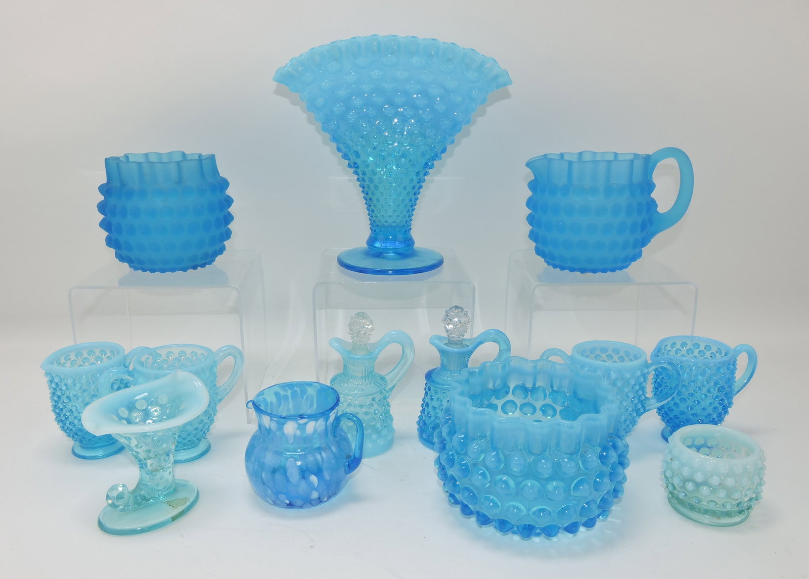 Lot of 13 blue hobnail pieces including: Fenton