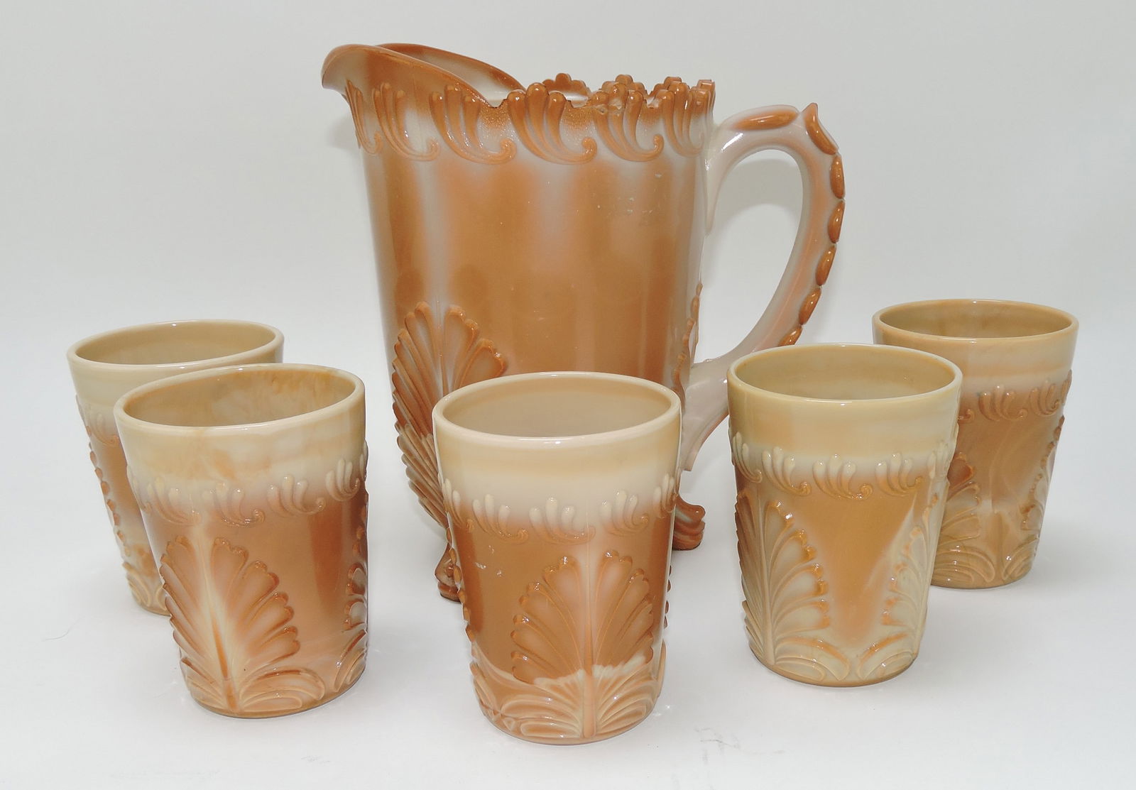 Greentown chocolate glass leaf bracket (1 of 1)