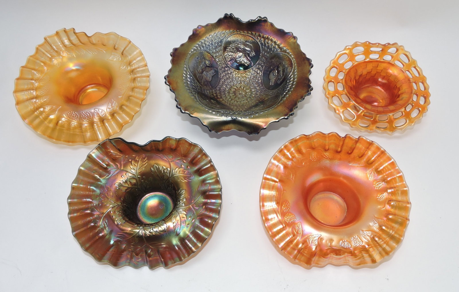 Carnival glass lot of 5 jack in the pulpit: bowls/bonbons: 3 Holly, Horse Medallion, and basket