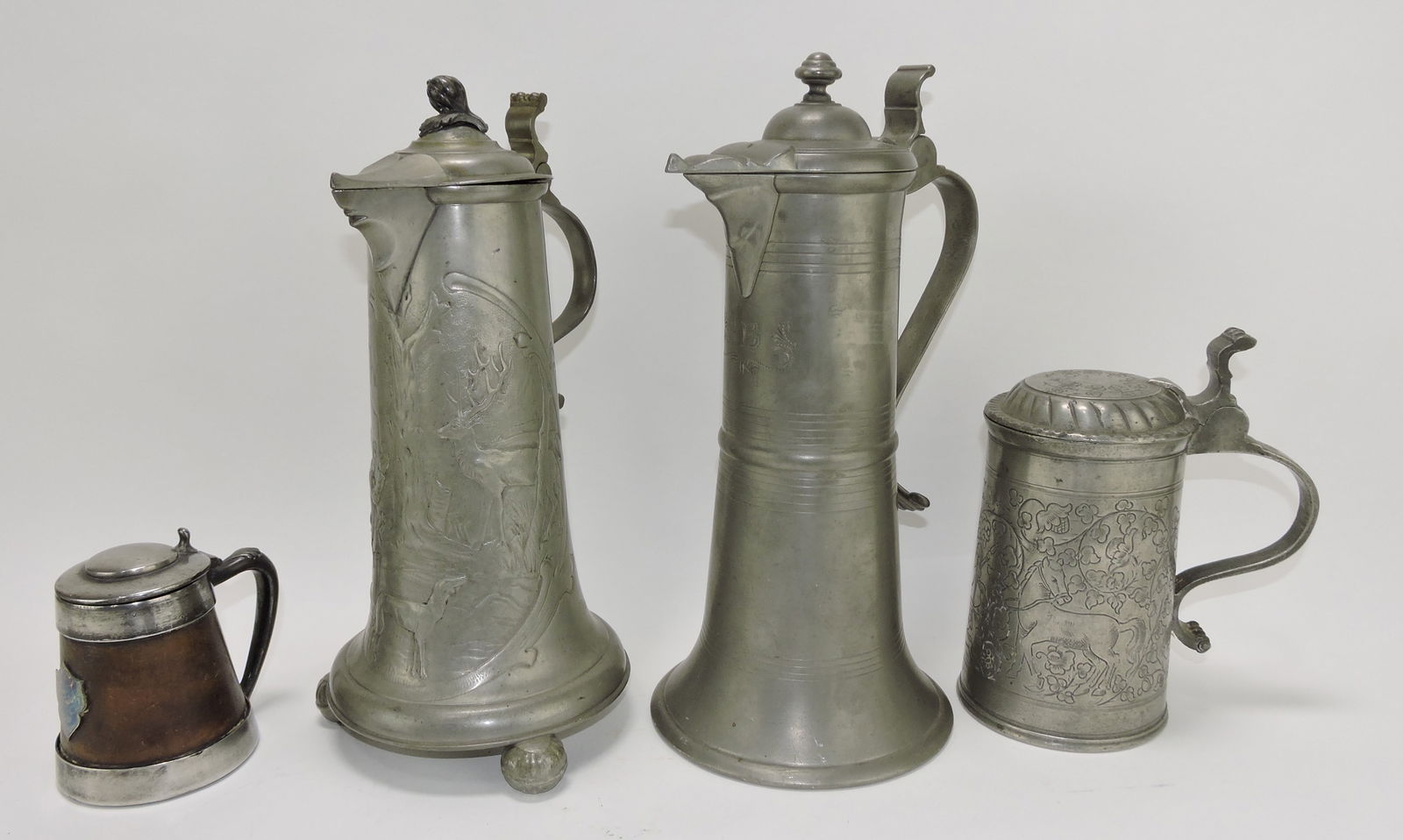 Pewter lot of 2 tankard pitchers and: 2 steins, 5 to 13 1/2"