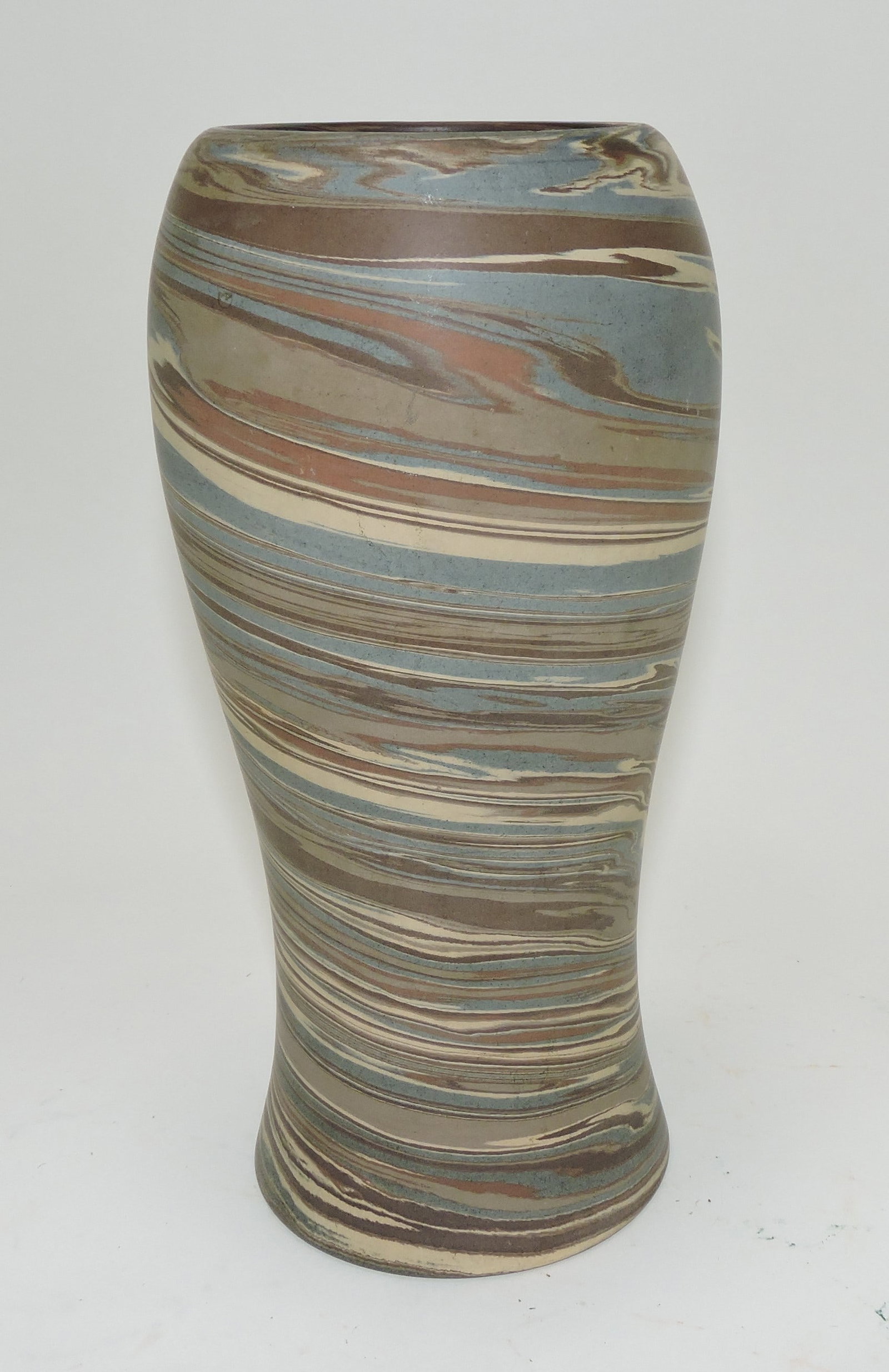 Niloak Mission Swirl 9" vase: .