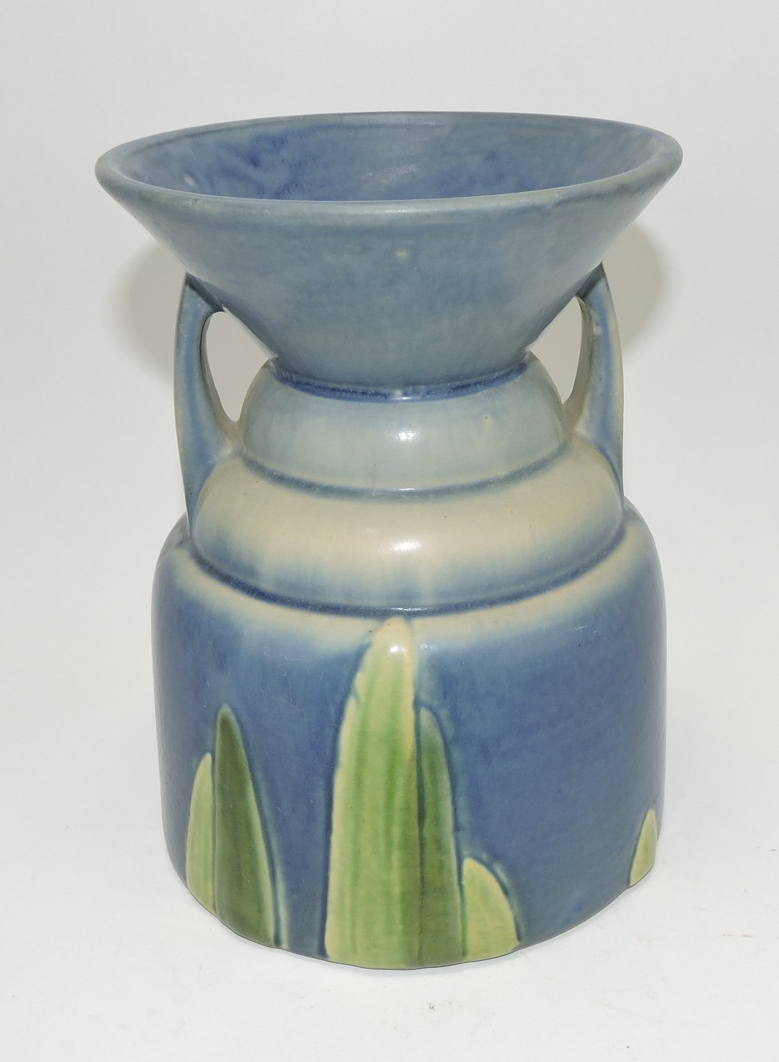 Roseville Futura blue spittoon vase,: 403-7, with paper label