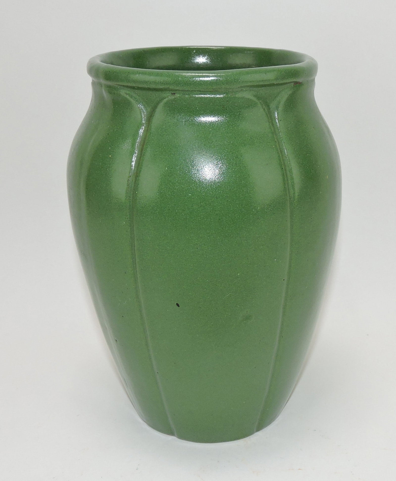 Green art pottery vase, 8 3/4": .