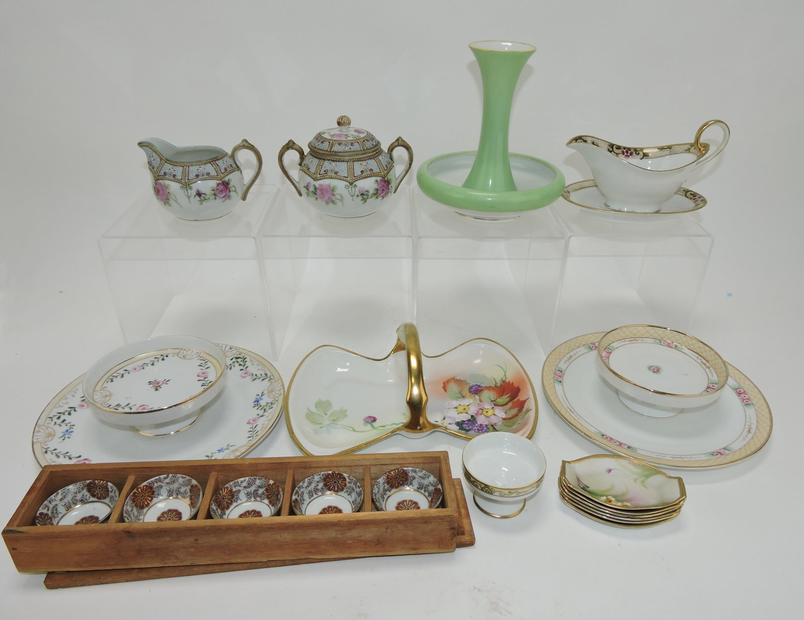 Nippon lot of assorted pieces: .