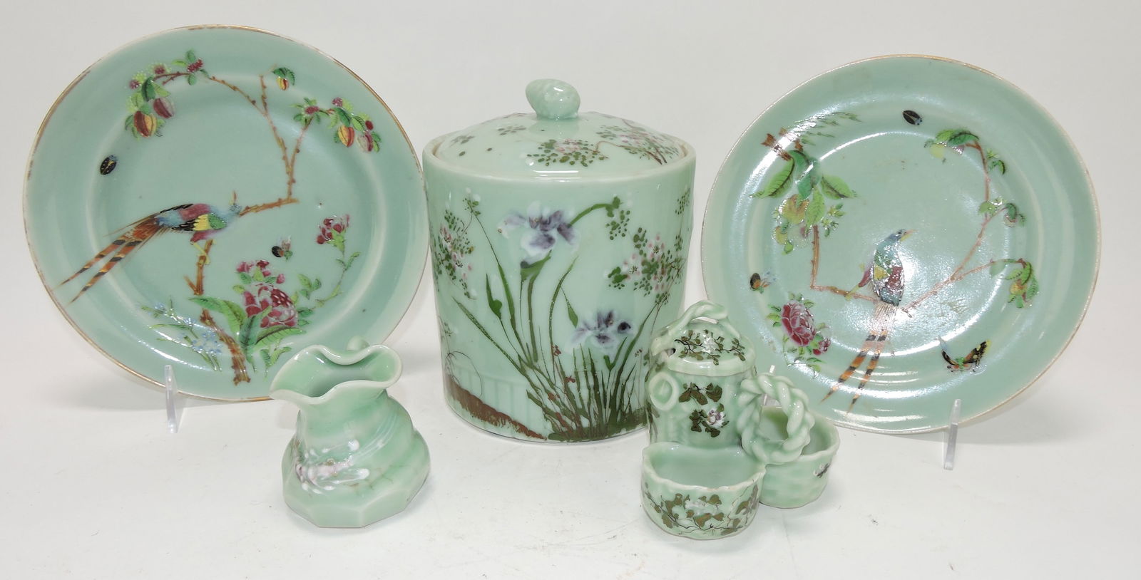 Oriental celadon green lot of 5 pcs: .