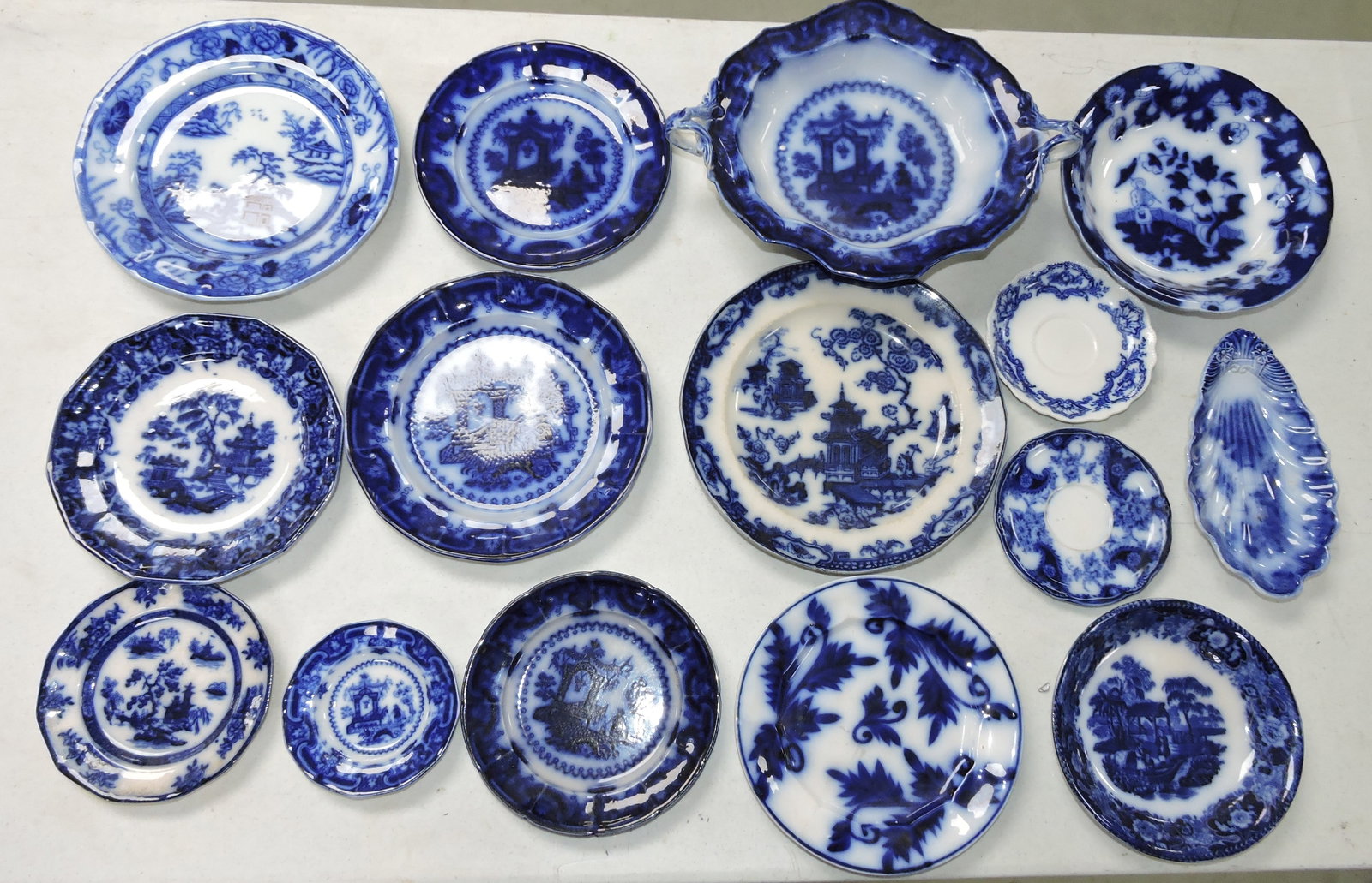 Flow blue lot of 15 pcs, various condition: .