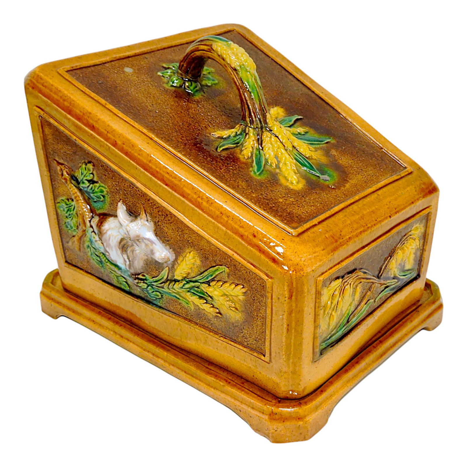 Majolica wedge shaped cheese keeper (1 of 3)