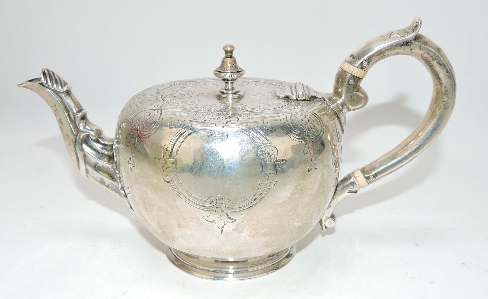 Early Victorian silver teapot, 13.4ozt (1 of 3)