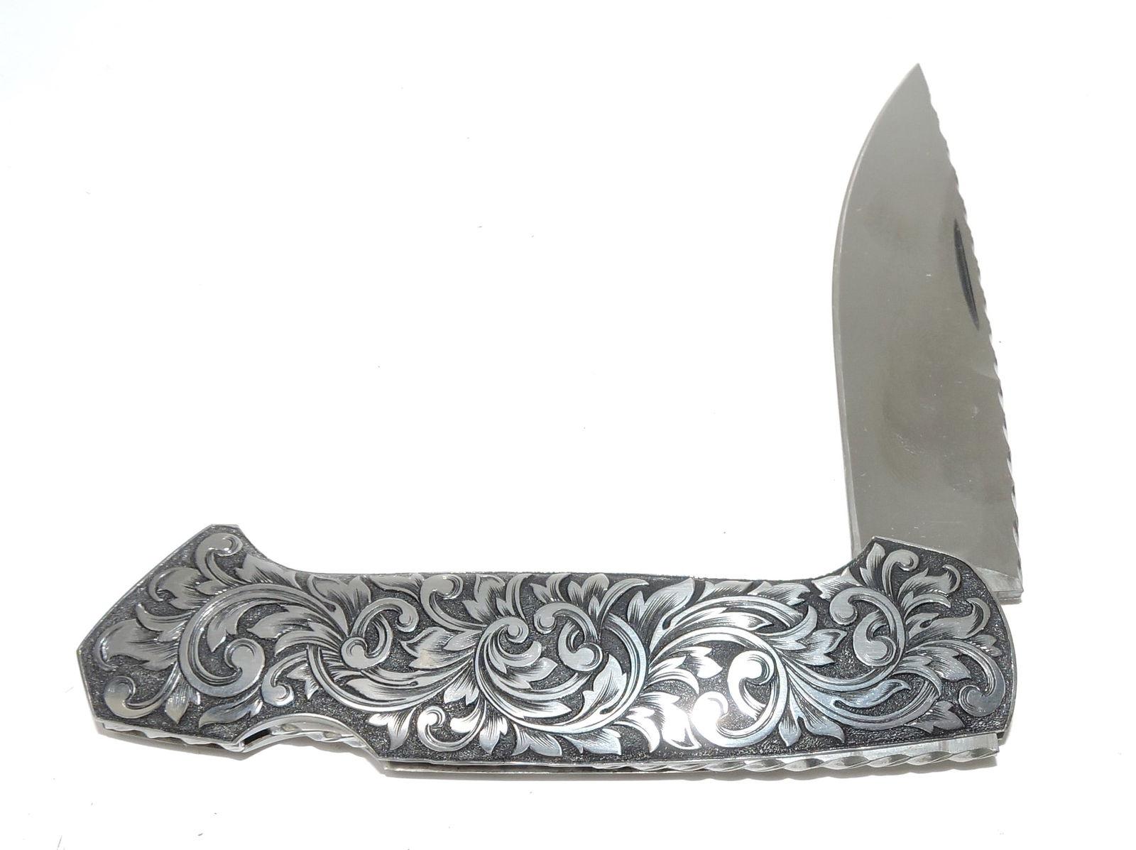 Joe Kious, Kerrville TX, closed lockback (1 of 2)