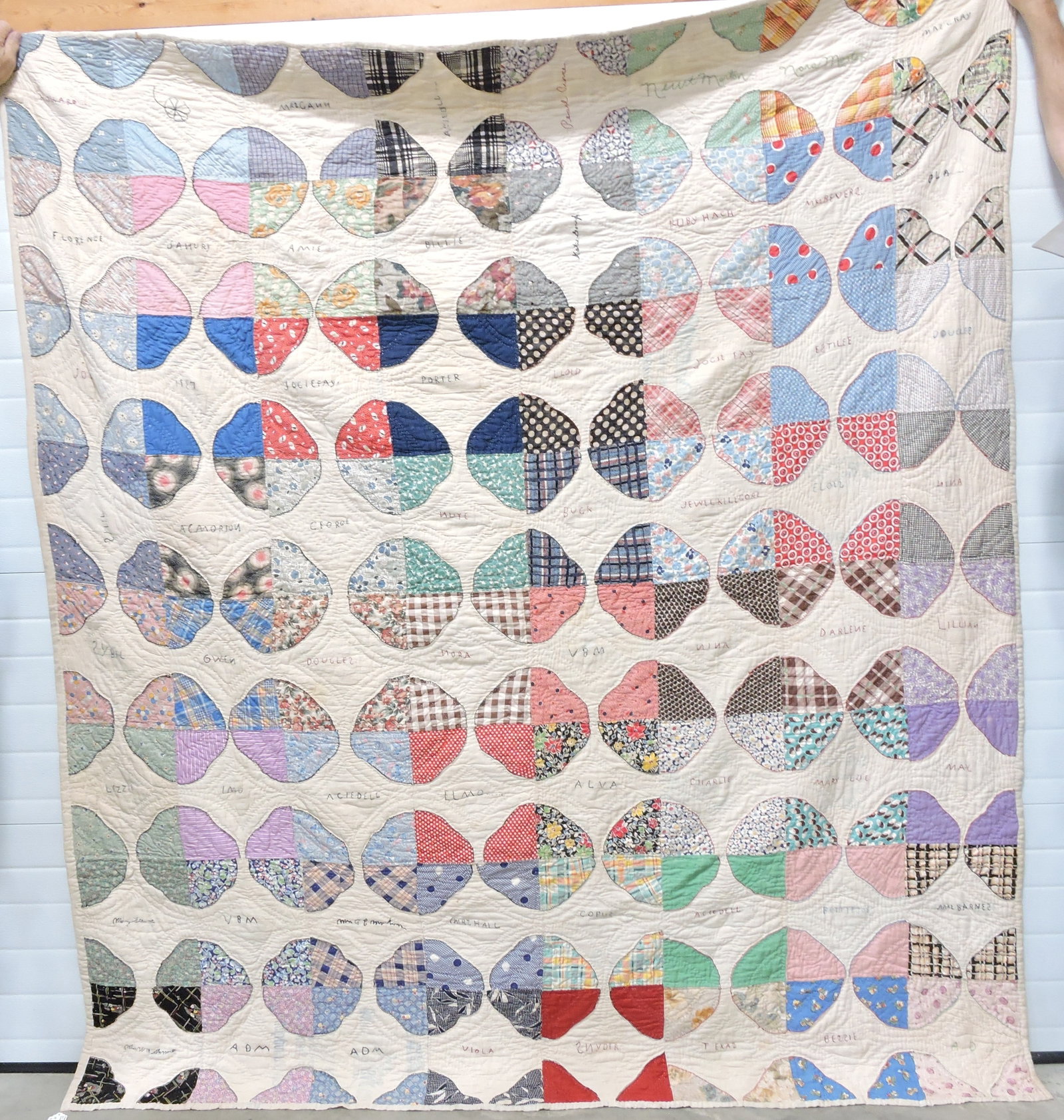 Antique quilt, Friendship quilt, 85"x67": .