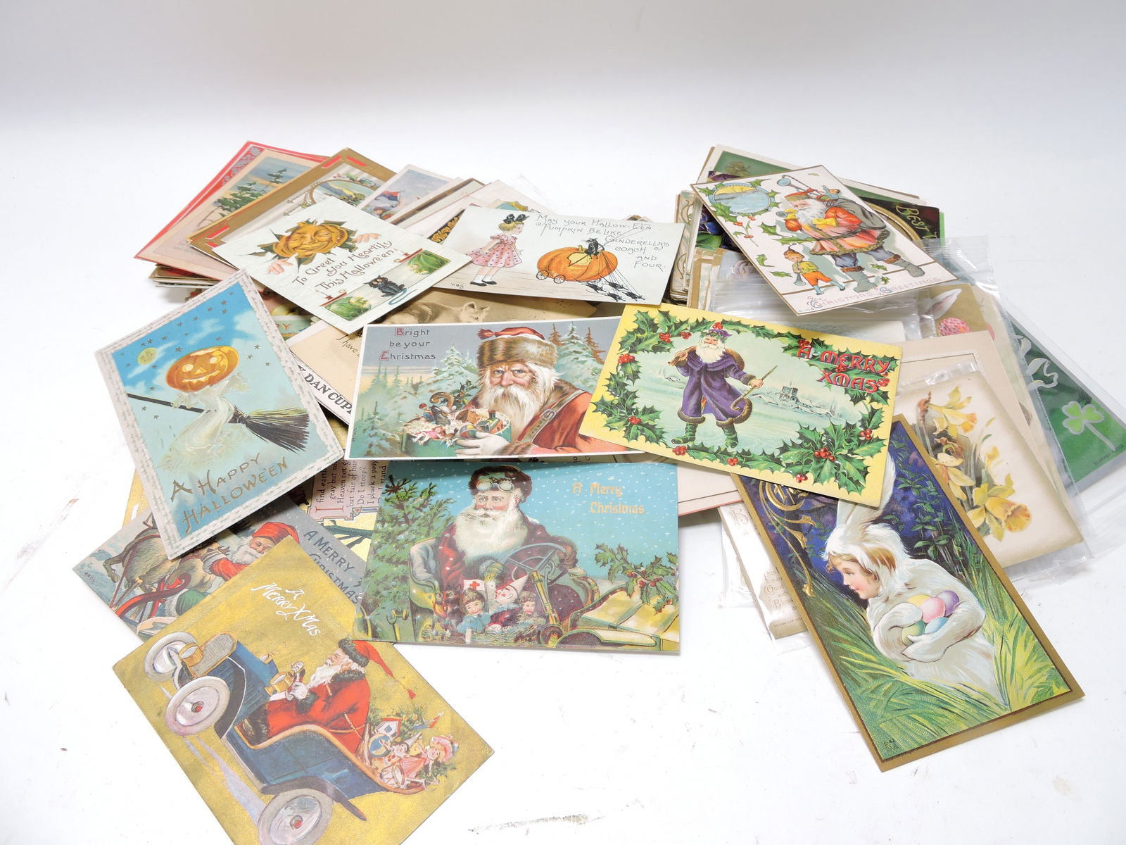 Postcard lot of 200 +/- Halloween, (1 of 4)