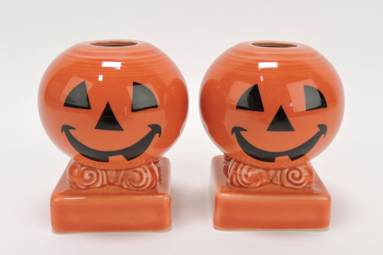 Fiesta Post 86 pair of round candle holders, (1 of 1)