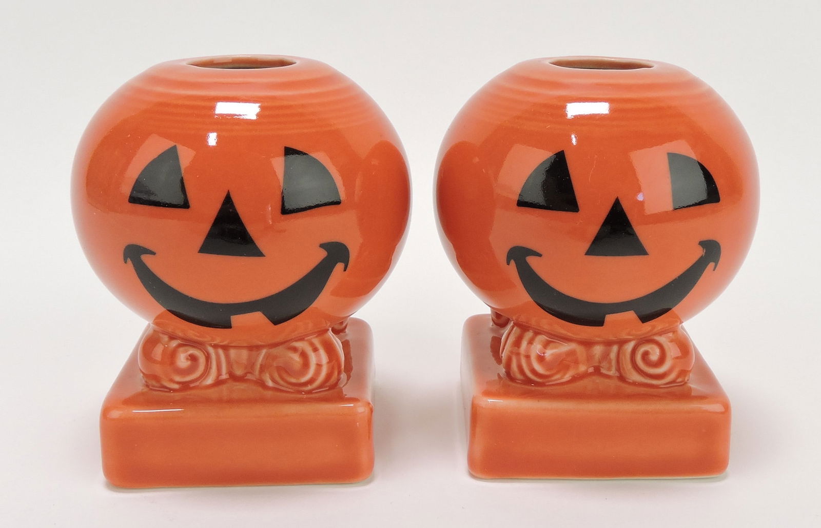 Fiesta Post 86 pair of round candle holders, (1 of 1)