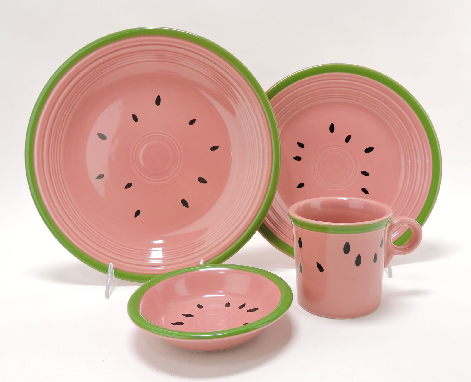 Fiesta Post 86 watermelon 4 pc place (1 of 1)