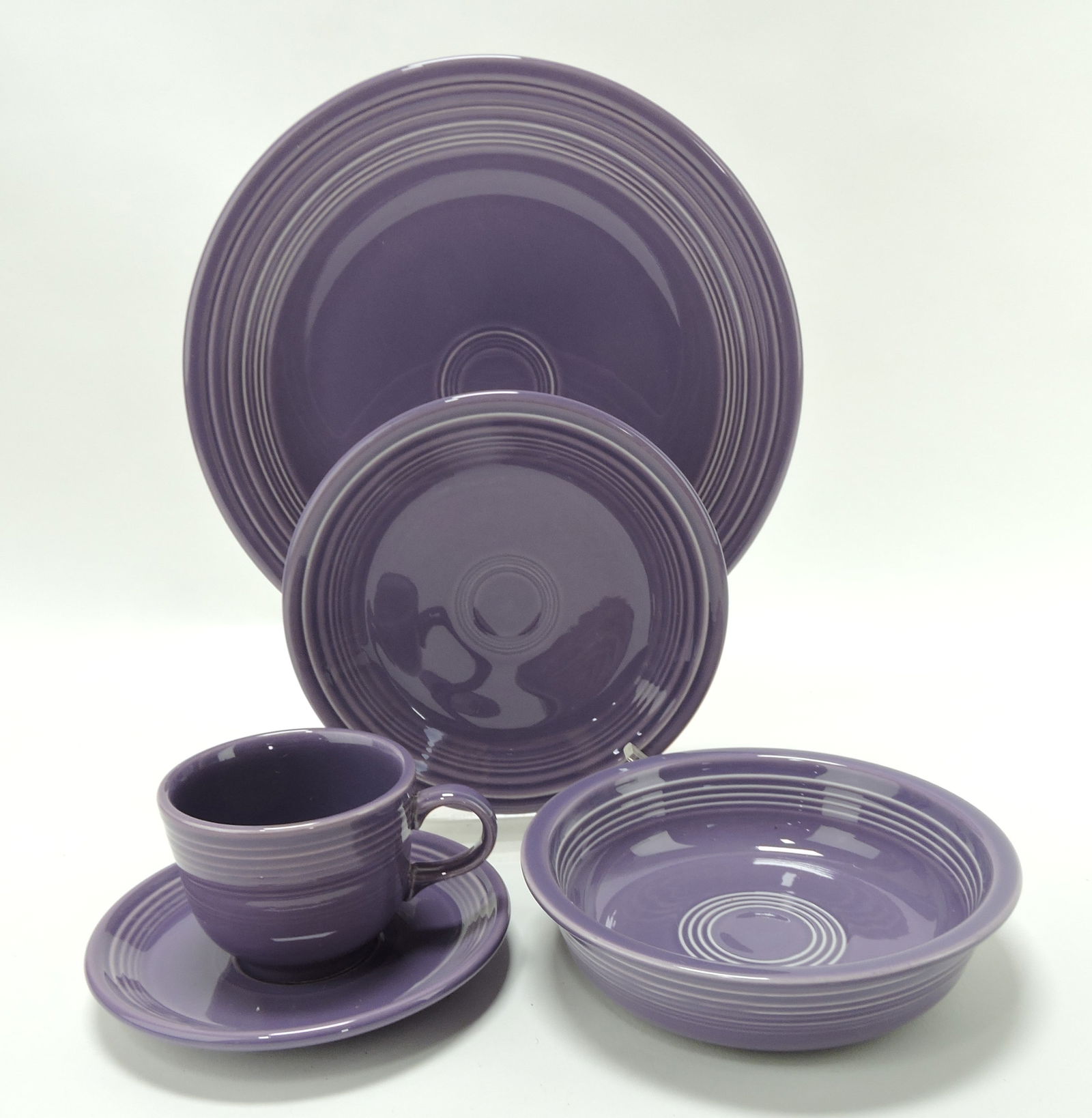 Fiesta Post 86 5 pc place setting, lilac (1 of 1)