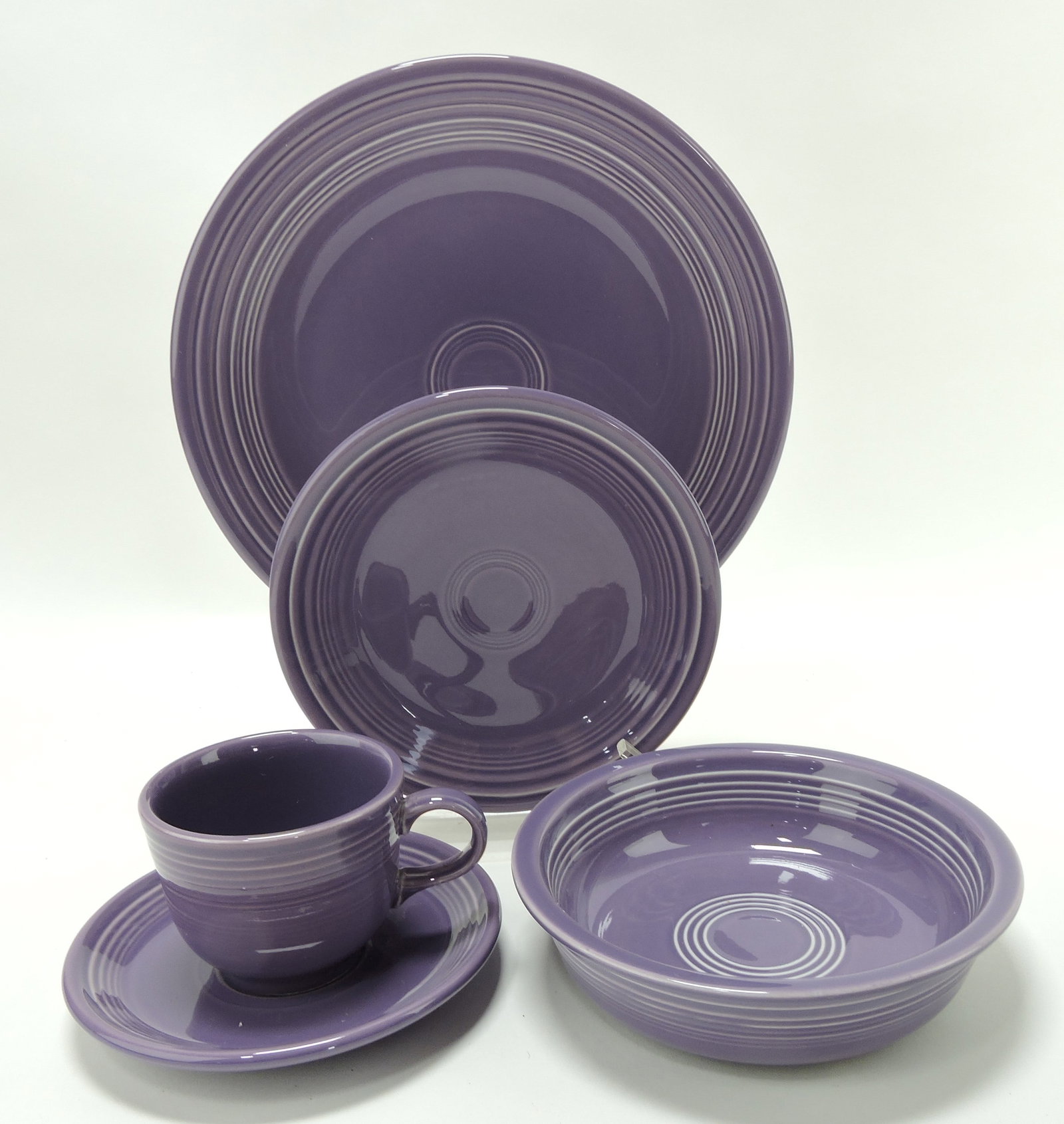 Fiesta Post 86 5 pc place setting, lilac (1 of 1)