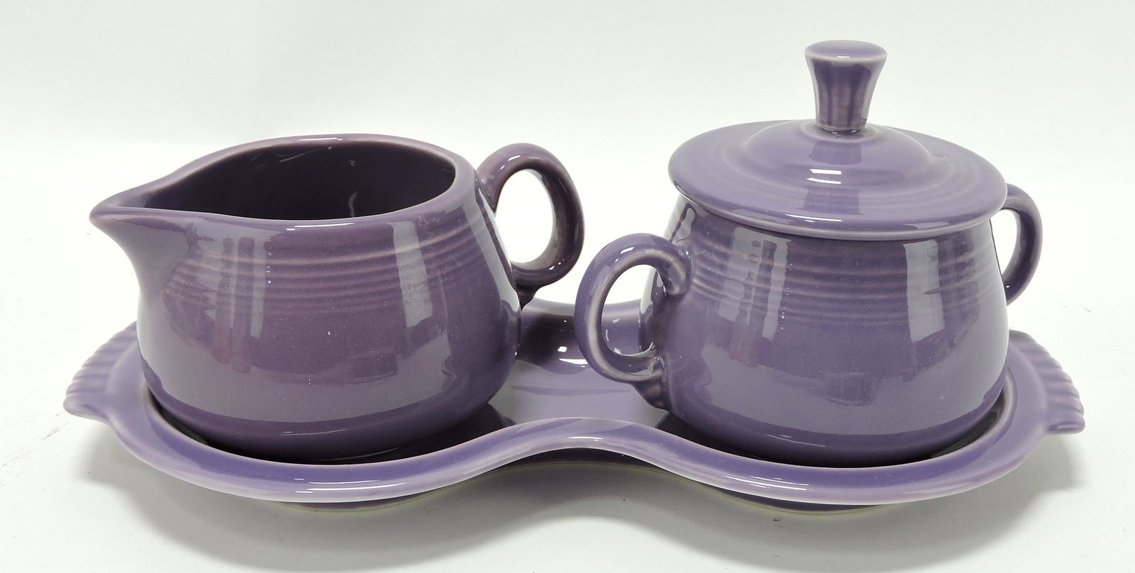 Fiesta Post 86 cream, sugar, & tray, lilac (1 of 1)
