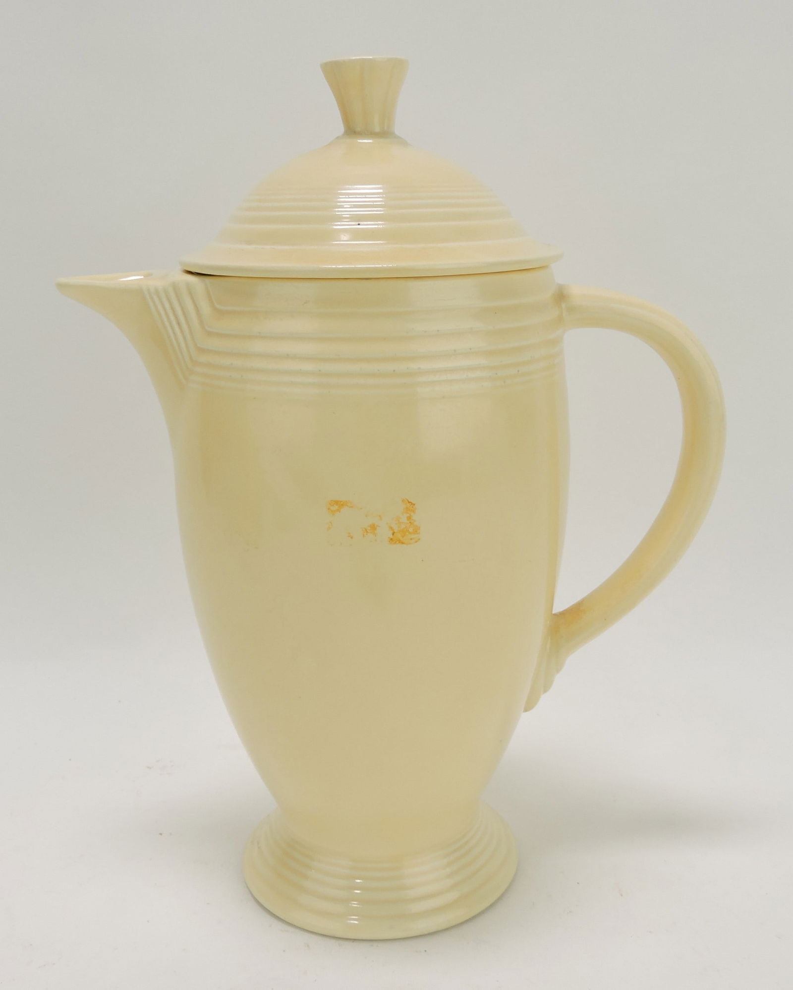 Fiesta coffee pot, ivory (1 of 1)