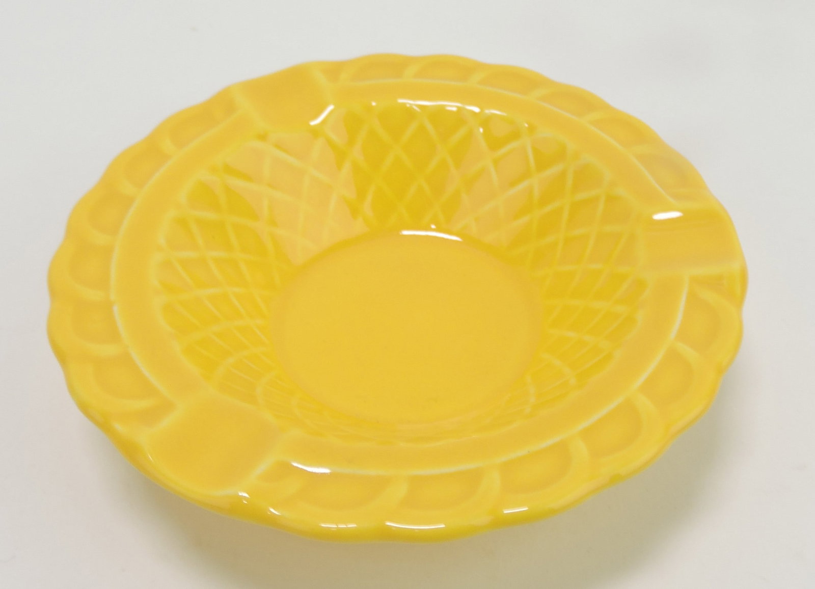 Harlequin basketweave ashtray,: yellow