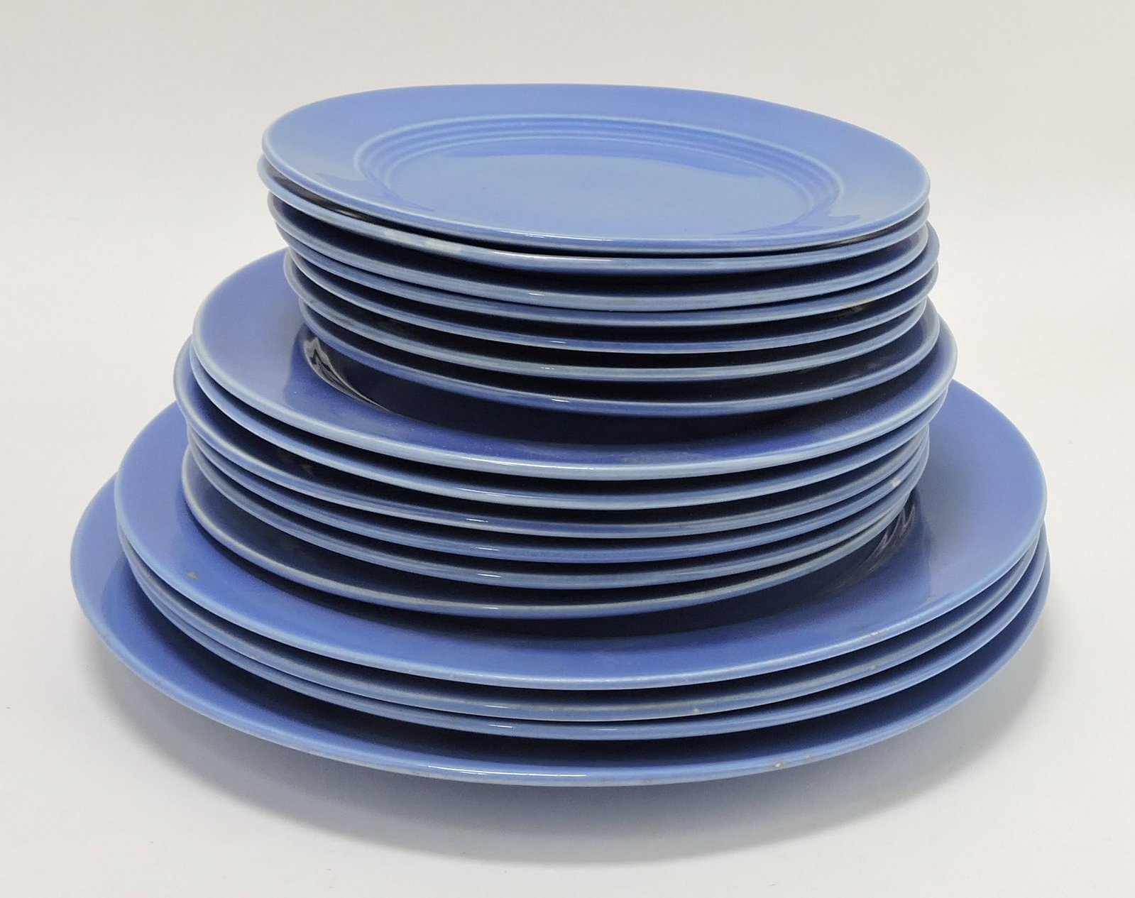 Harlequin plate group, mauve blue:: 1 - 10". 3 - 9", 6 - 7", 7 - 6"