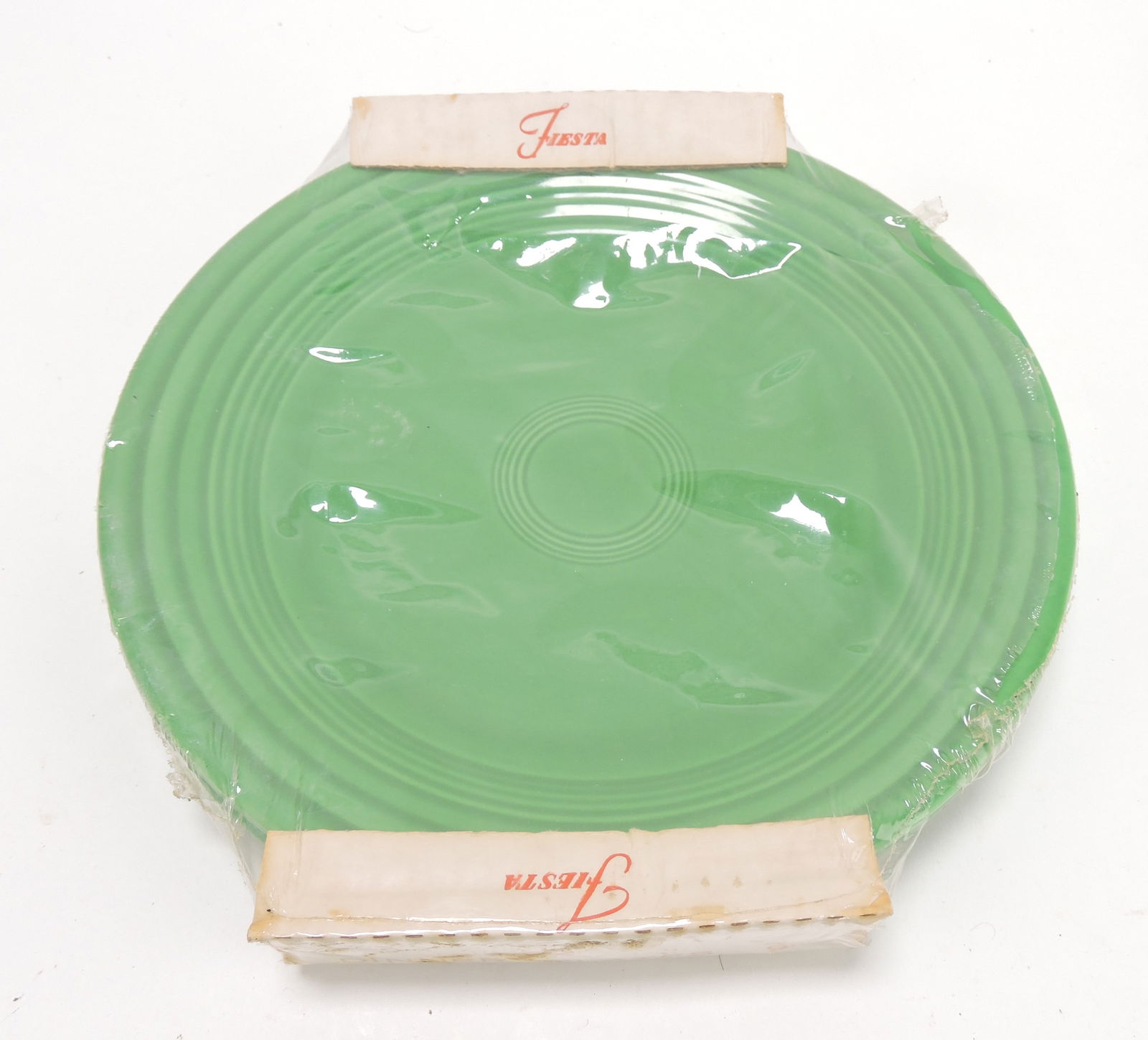 Fiesta medium green pair of 9" plates (1 of 1)