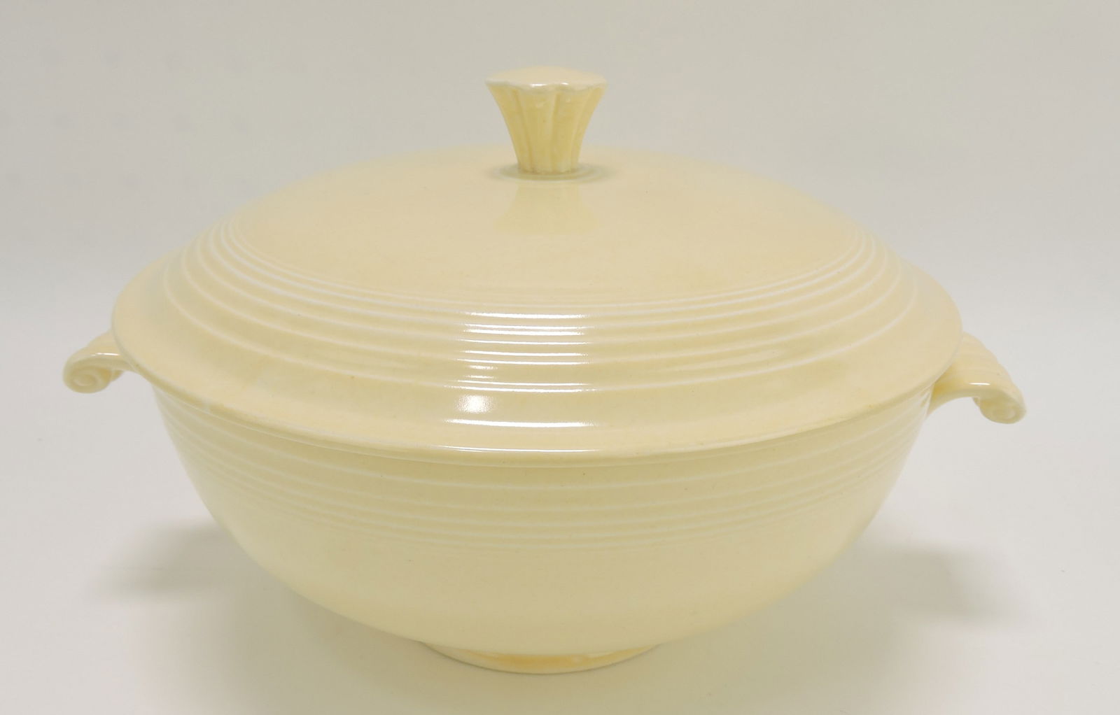 Harlequin casserole, ivory (1 of 1)