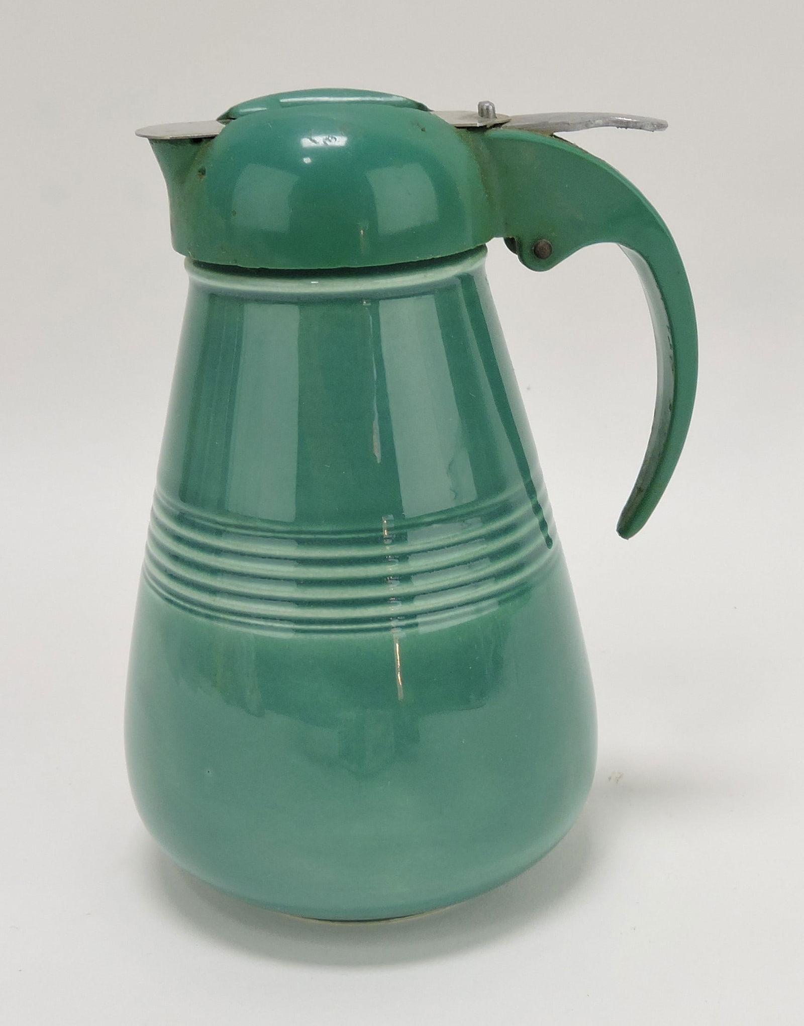 Harlequin syrup pitcher, spruce green (1 of 1)