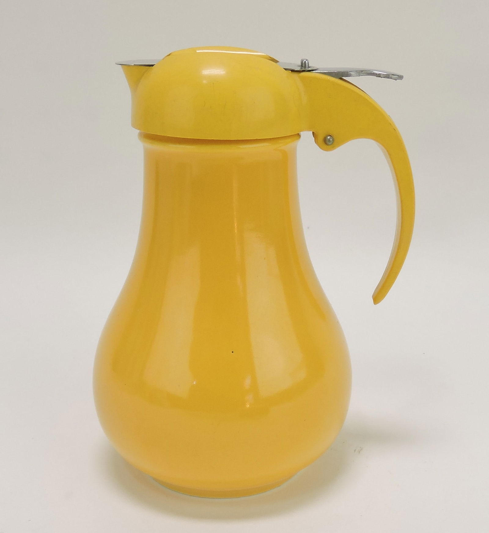 Fiesta syrup pitcher, yellow (1 of 1)