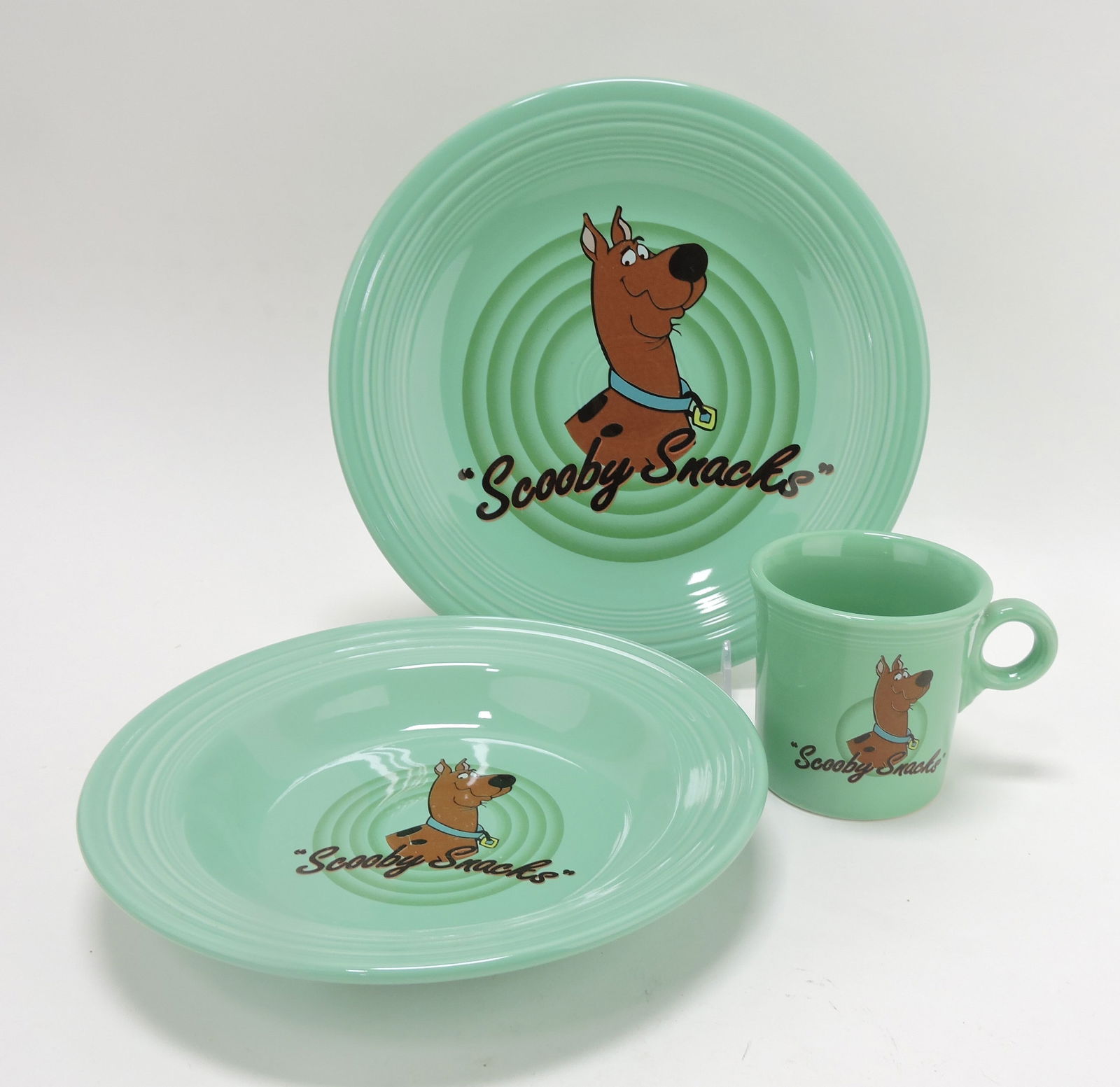 Fiesta Post 86 Warner Bros 3 pc place (1 of 1)