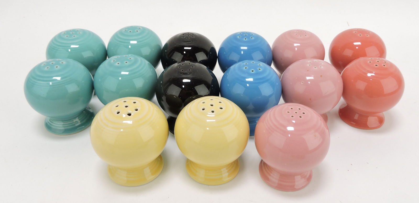 Fiesta Post 86 salt & pepper shaker, (1 of 1)