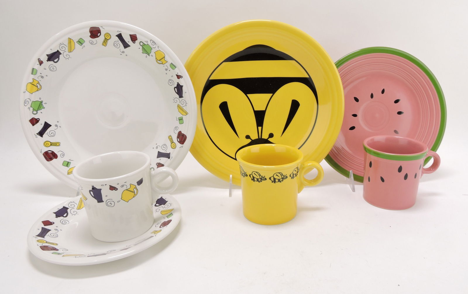 Fiesta Post 86 lot of 3 plate & mug sets: .