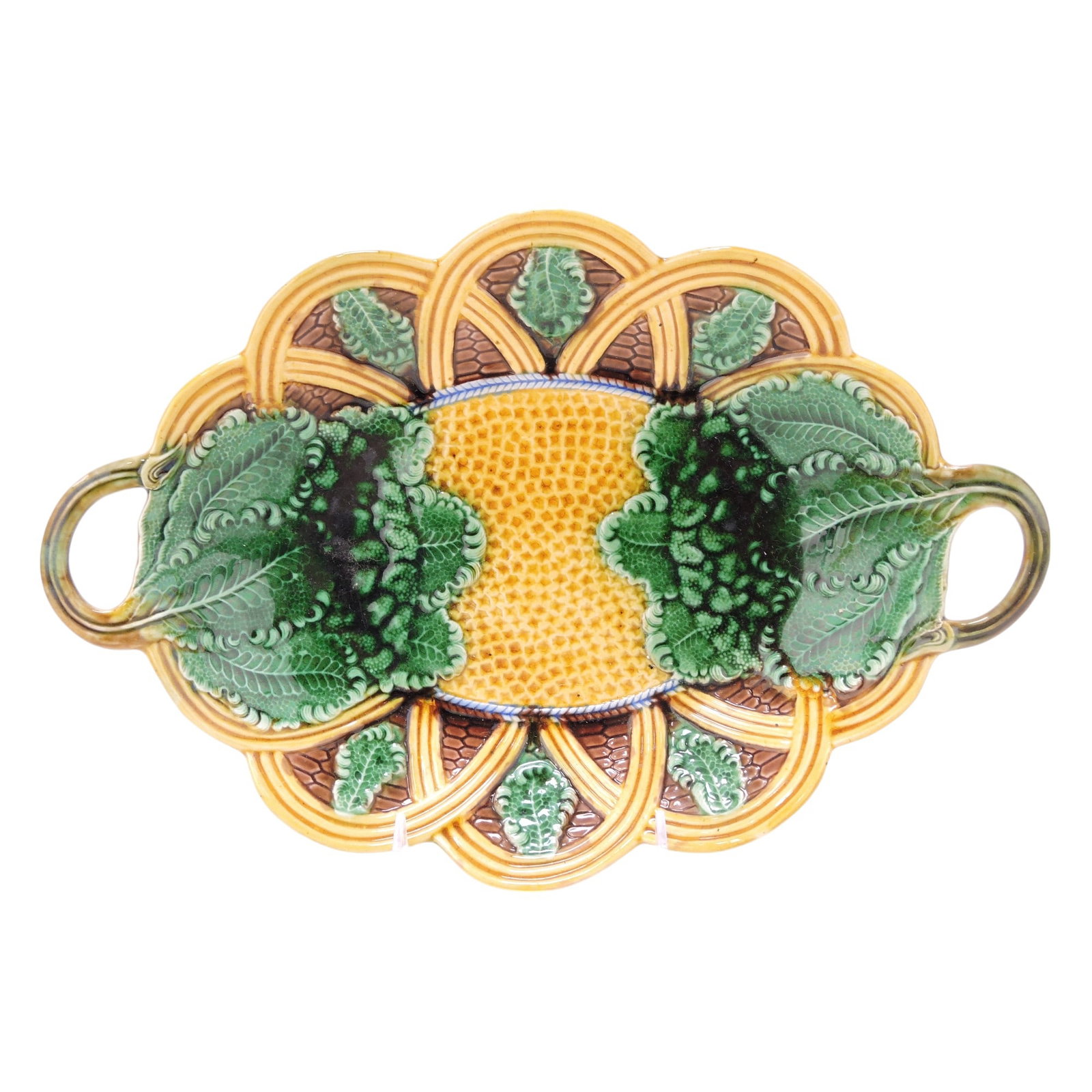 Wedgwood cauliflower and wicker (1 of 2)