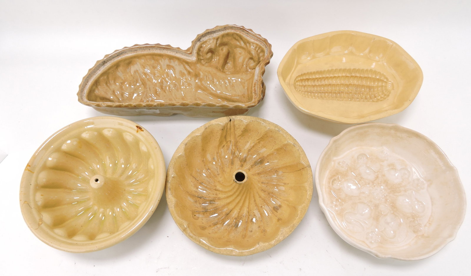Lot of 5 food molds, various condition: .