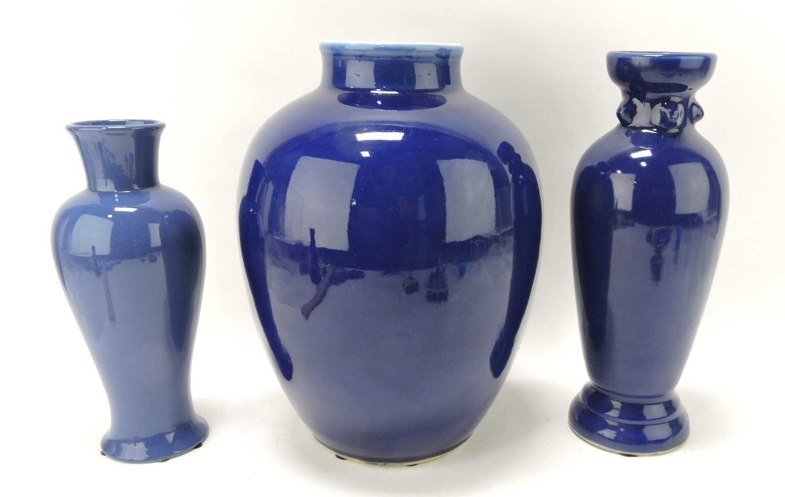 Lot of 3 blue porcelain vases, 10 to 13": .