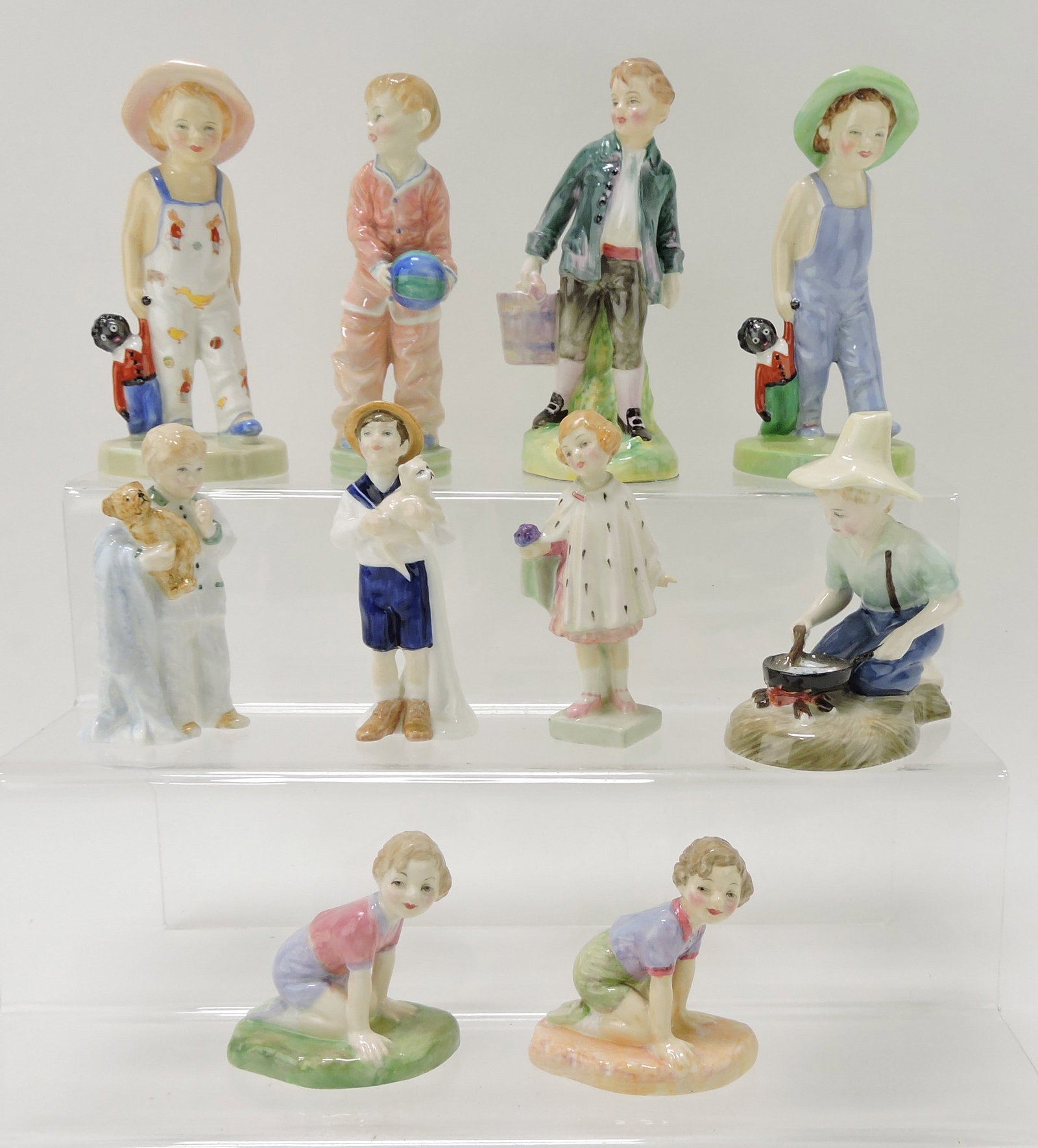 Royal Doulton lot of 10 figures,: 2 1/2 to 5 1/4"
