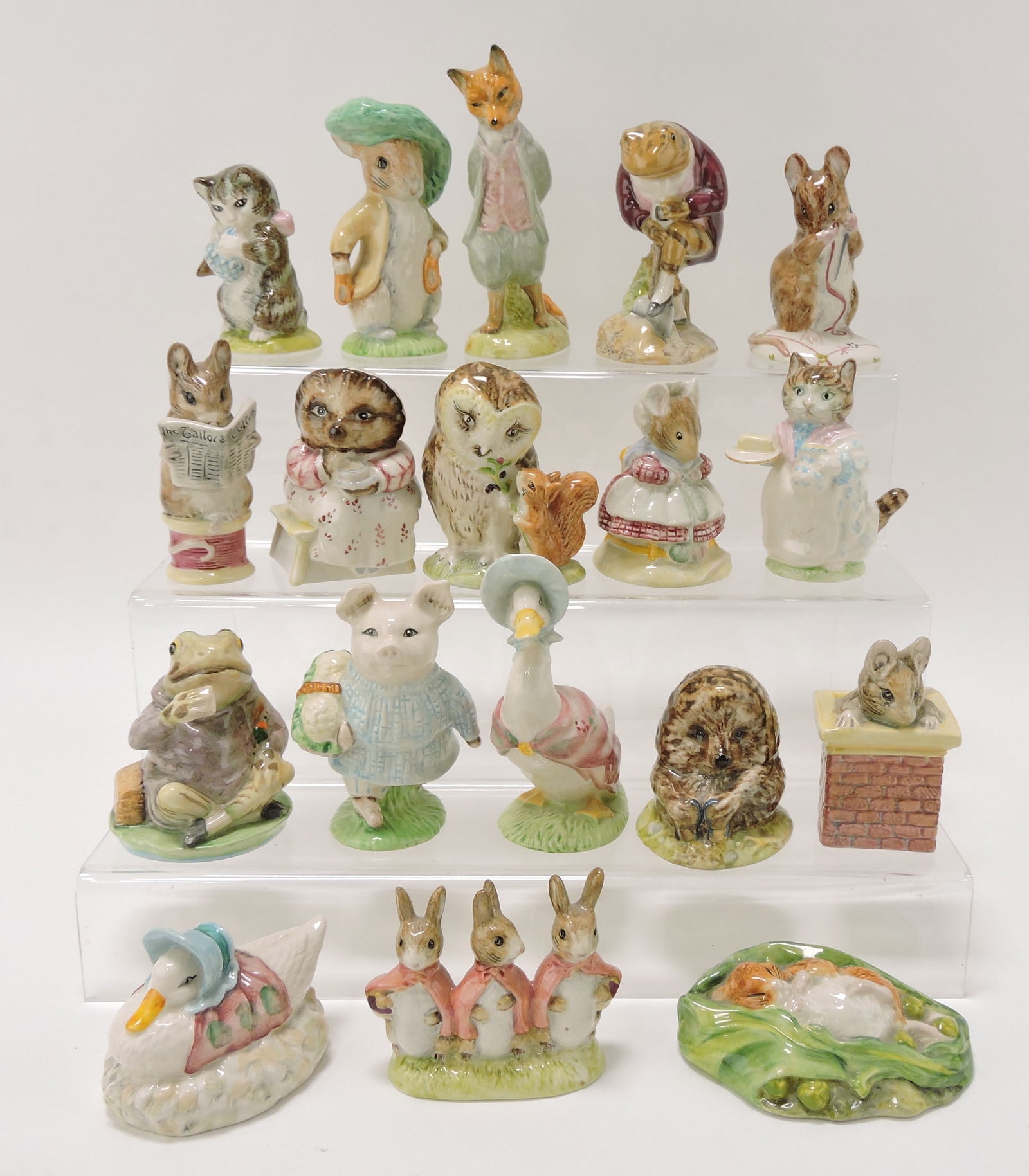 Royal Albert Beatrix Potter lot of: 18 figures