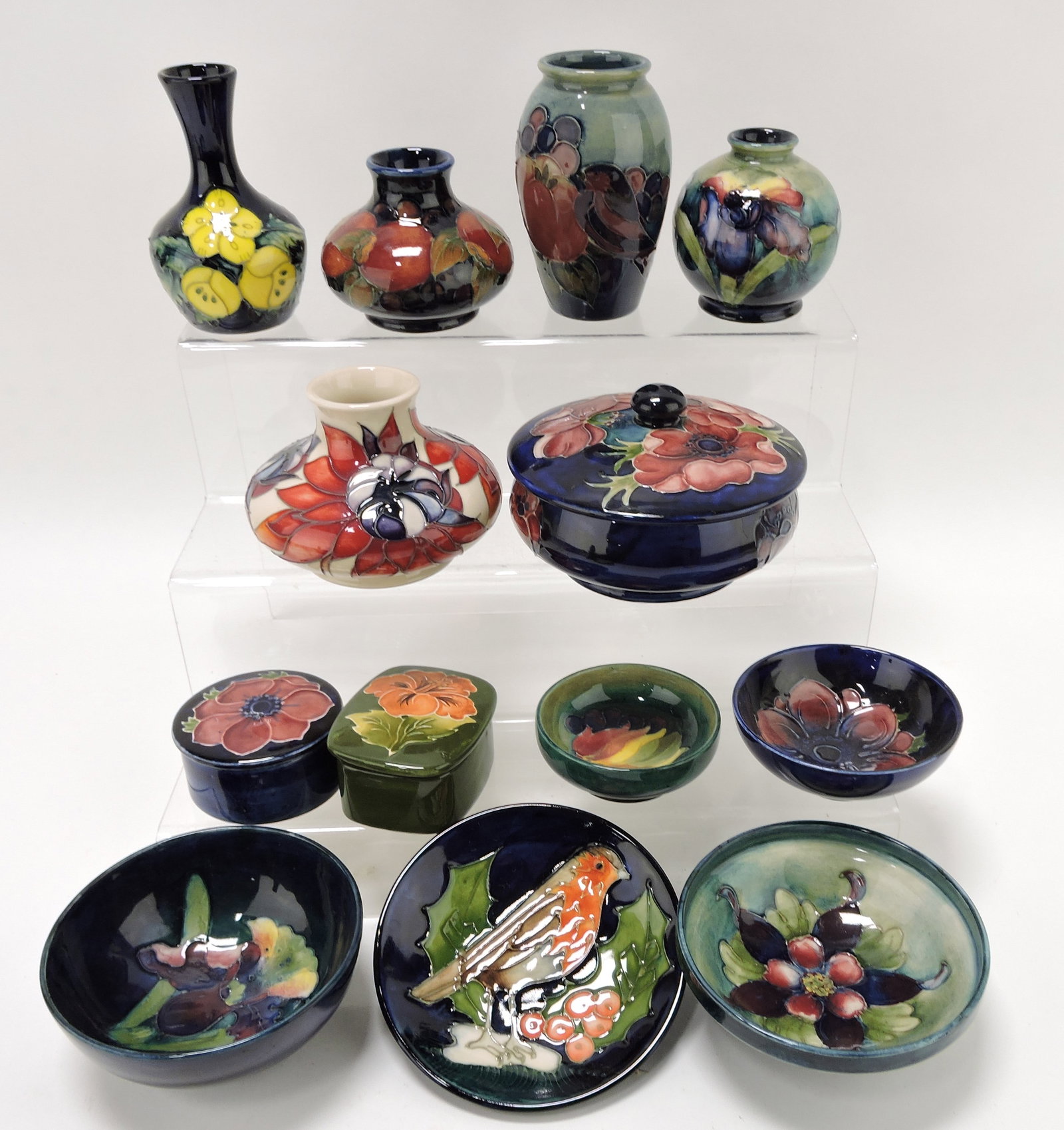 Moorcroft lot of 13 pieces: .
