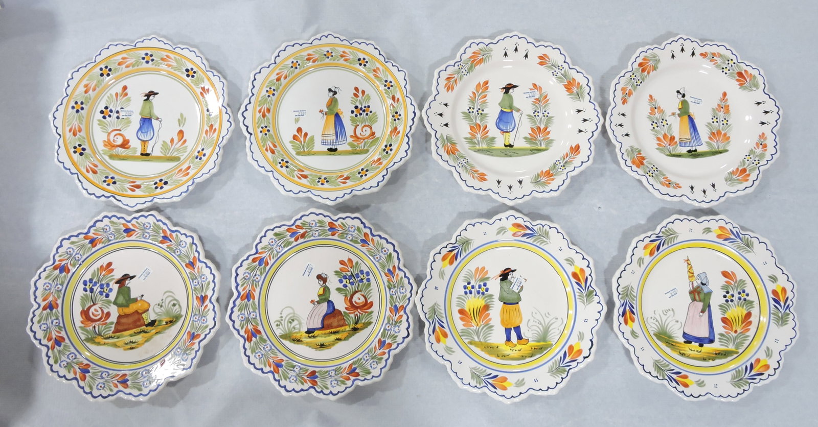 Quimper lot of 4 pair of 10 1/2" plates: .