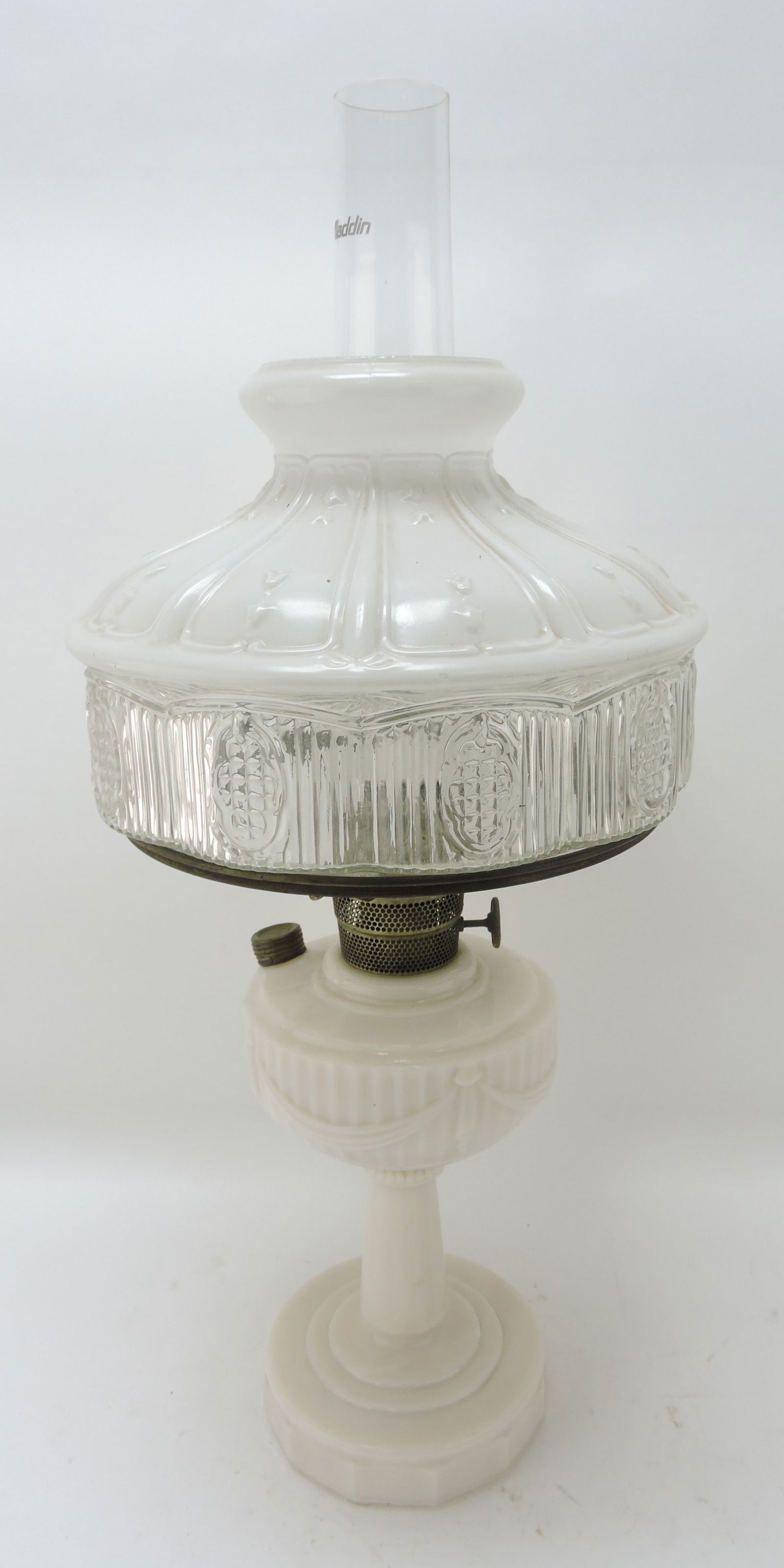 Aladdin Alacite Lincoln Drape oil lamp: with shade and chimney