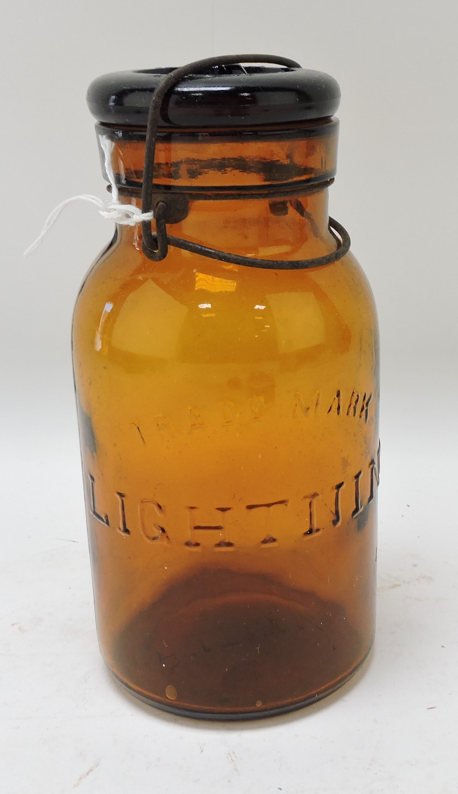Lightning amber fruit jar, Putnam 325 (1 of 1)