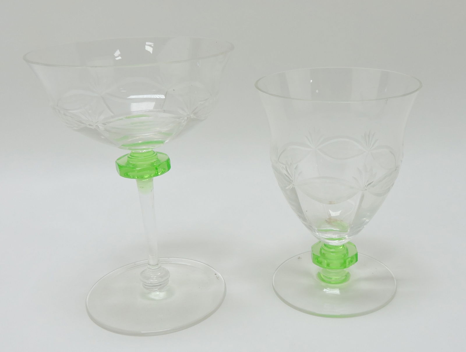 Lot of 12 etched crystal and uranium (1 of 1)