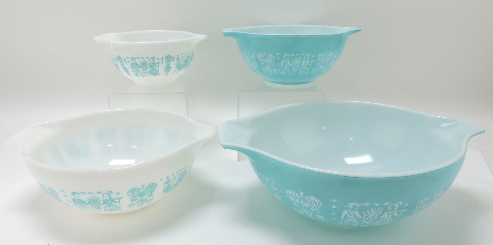 Pyrex Amish Butterprint set of 4 (1 of 1)
